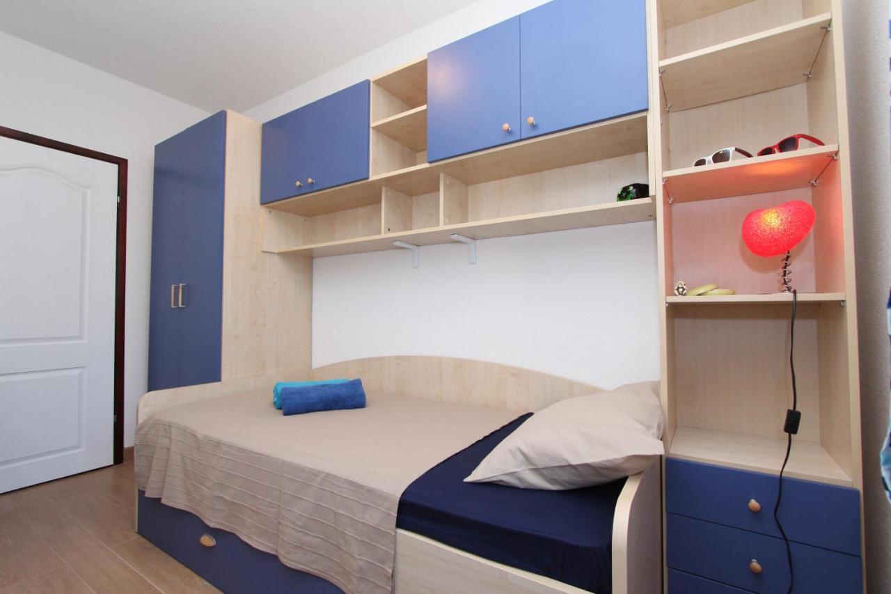 Holiday House Alex Ровинь Экстерьер фото