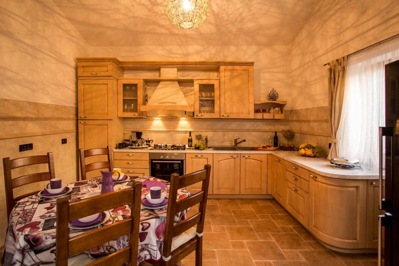 Holiday House Alex Ровинь Экстерьер фото